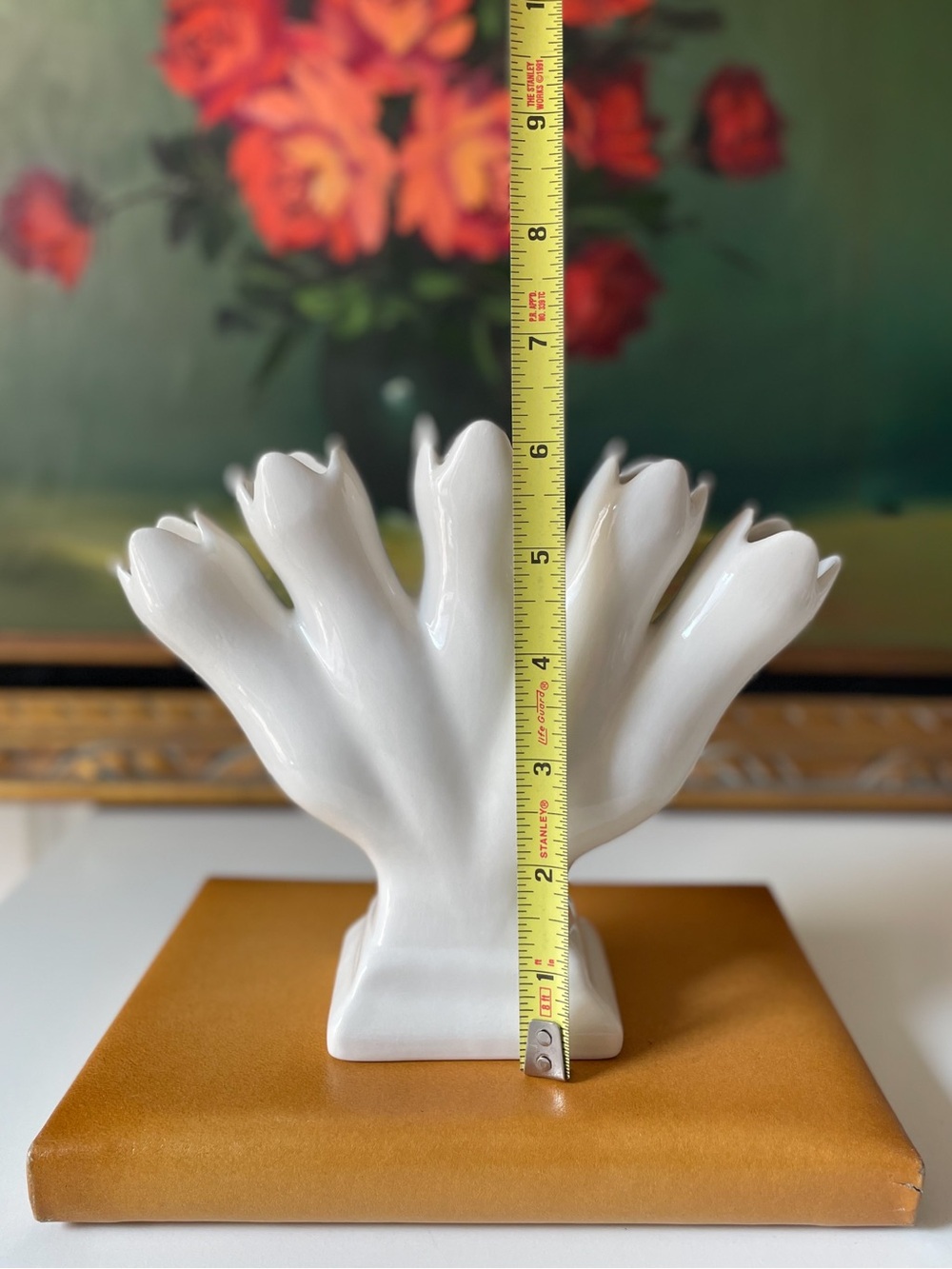 Elegant White Ceramic 5-Finger Tulipiere Vase - Picture 5 of 6